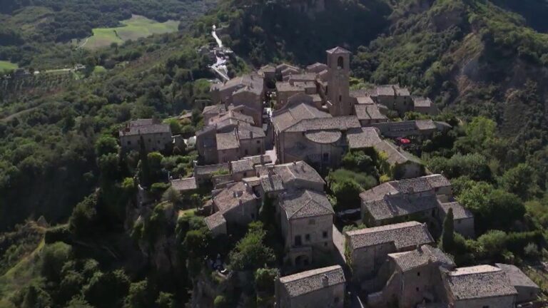 Civita di Bagnoregio, an almost inaccessible city in the clouds