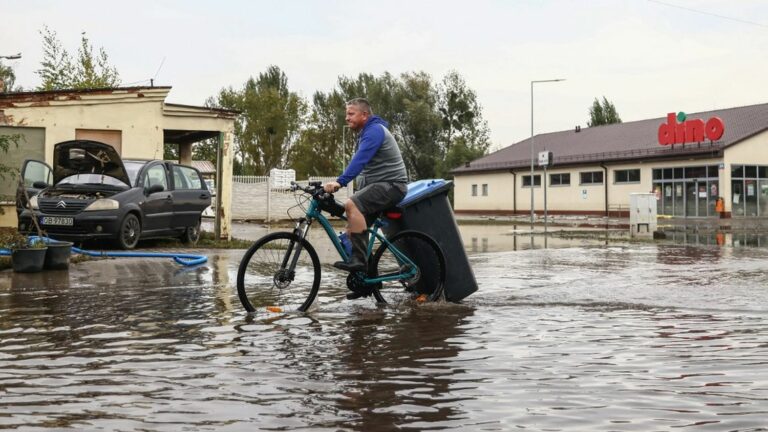 Current droughts and floods are just a ‘taste’ of the future, warns World Meteorological Organization