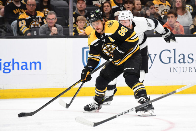 David Pastrnak scores in overtime, Bruins defeat Kings 2-1