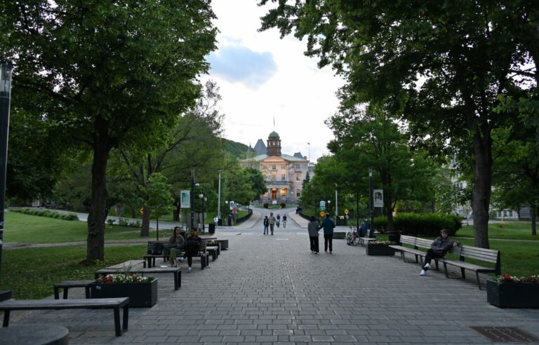 Education: end of strike by McGill law professors