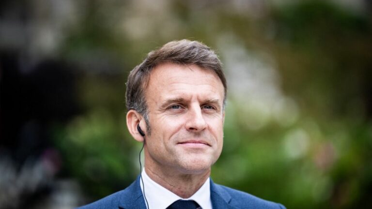 Emmanuel Macron believes that singers “do not receive fair remuneration” on streaming platforms