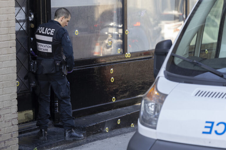 Fatal fire in Old Montreal | Owner’s office riddled with bullets