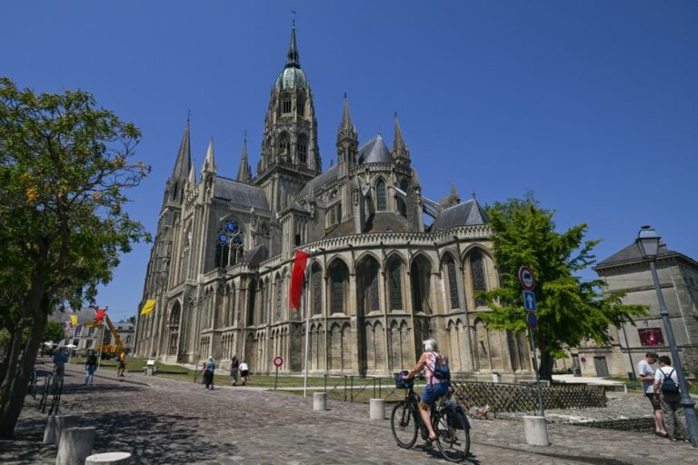 Father Bruno Thévenin, priest of the diocese of Bayeux and Lisieux, accused of “abuse of people”