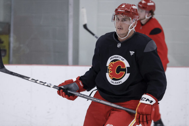 Flames sign defenseman Tyson Barrie to one-year contract