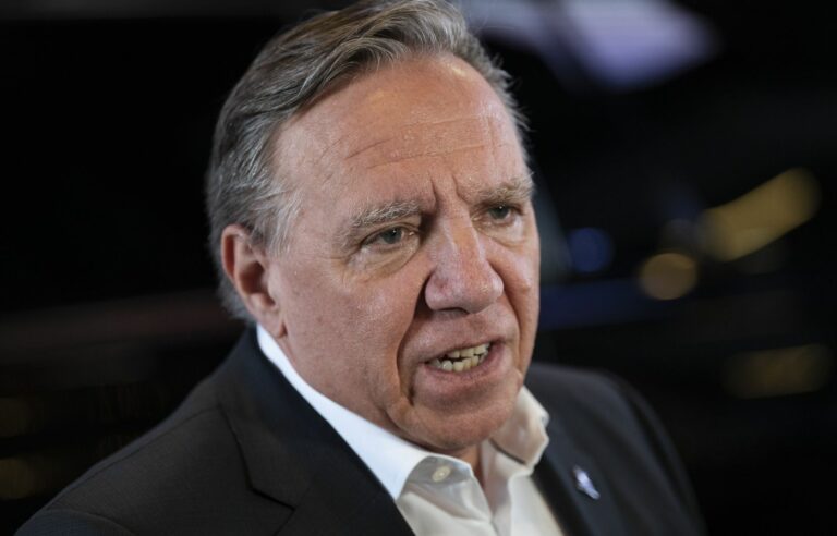 François Legault discusses immigration with his French counterpart Michel Barnier at Matignon