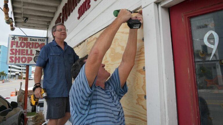 Hurricane Milton strengthens to Category 4, threatening Mexico and Florida