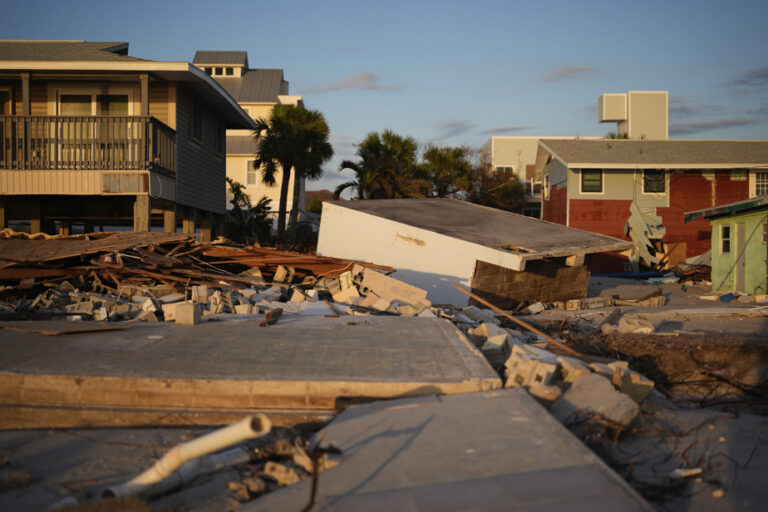 Hurricanes in Florida | Canadians wonder if they can keep their property