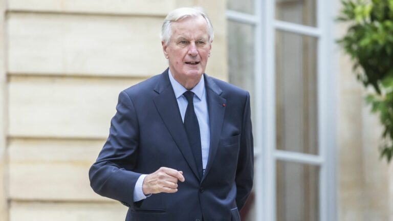 “I take the risk of being unpopular but not of being irresponsible”, says Michel Barnier to the deputies Together for the Republic