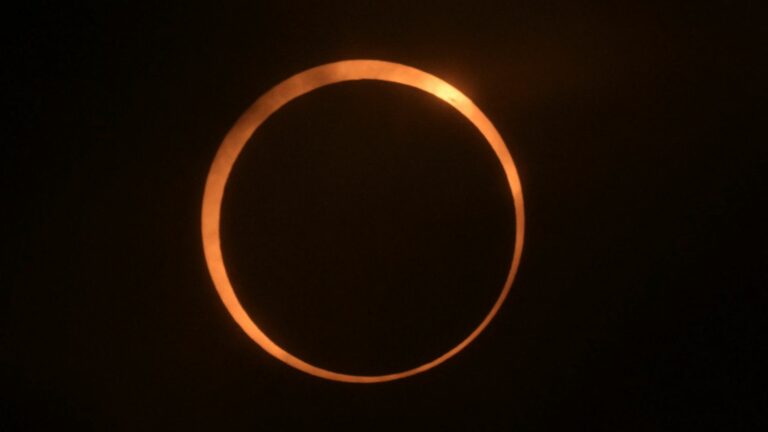 IN PICTURES. Solar eclipse with ‘ring of fire’ illuminates southern tip of America