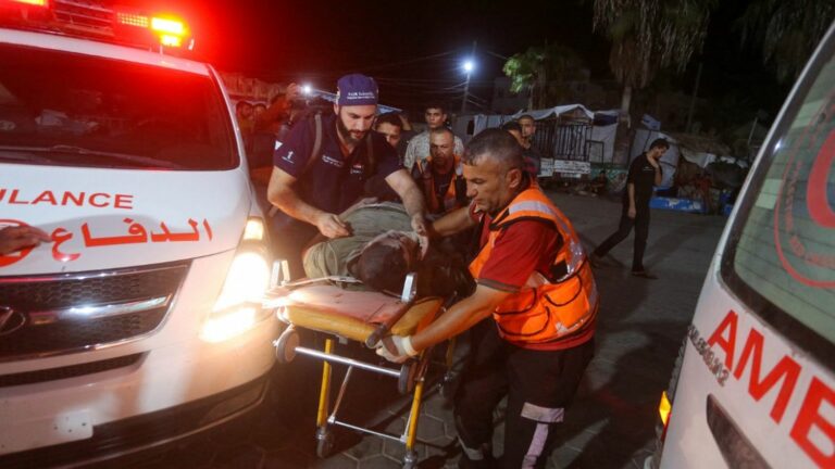 Israel’s bombing of a mosque in the Gaza Strip left 21 dead, according to Civil Defense