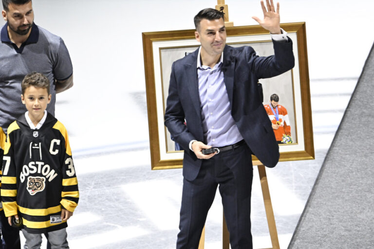 Los Angeles Kings game | Quebec pays a heartfelt tribute to Patrice Bergeron