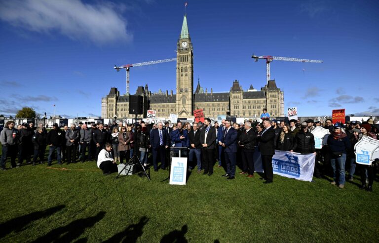 Ministers demonstrate to denounce the slowness of the Senate