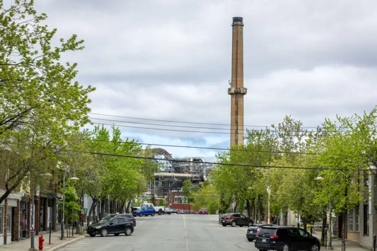 Mothers at the front of Rouyn-Noranda | The fight continues against the Horne Foundry