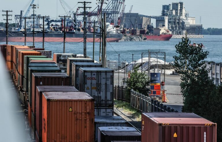 New means of pressure at the Port of Montreal, longshoremen will refuse overtime