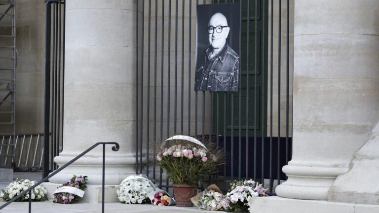 Personalities and anonymous people in number for a “Splendid” farewell to Michel Blanc