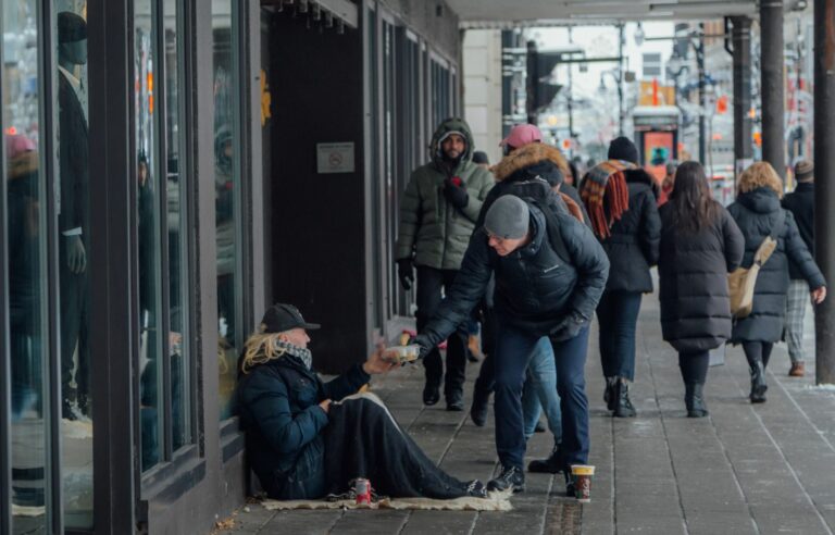 Québec solidaire calls for predictable funding for the homeless