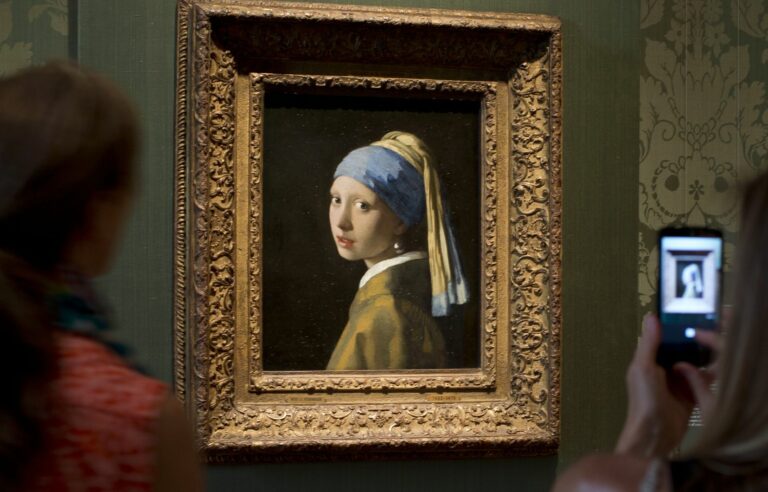 Scientists unlock the secret of Vermeer’s painting “The Girl with a Pearl Earring”