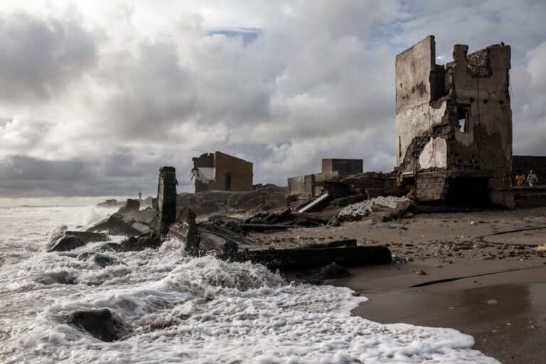 Senegal | Rising waters threaten coastal town