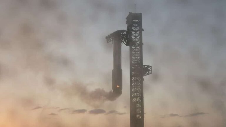 SpaceX catches up with the first stage of its Starship megarocket after a flight, a first