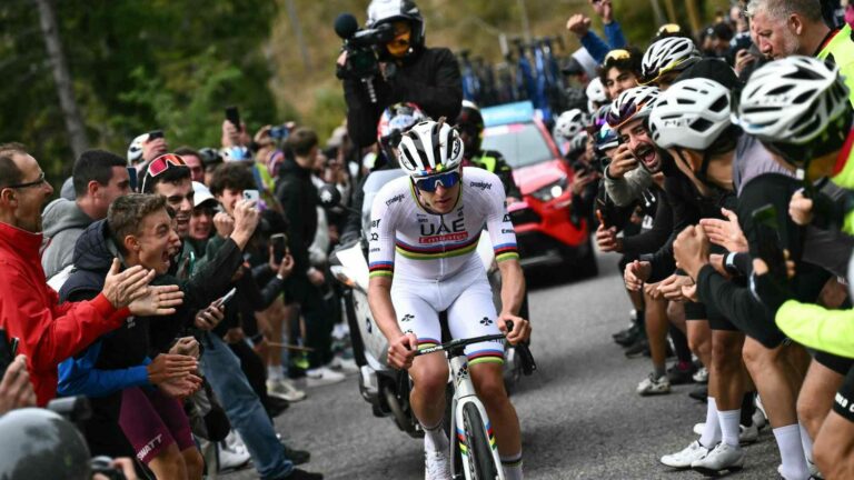 Tadej Pogacar wins the Tour of Lombardy for the fourth year in a row, his 25th victory of the season