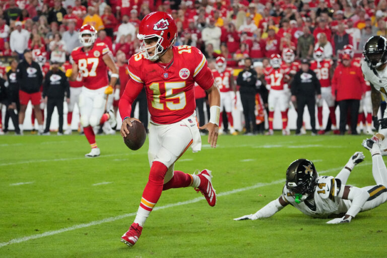 The Chiefs remain perfect this season by winning 26-13 against the Saints