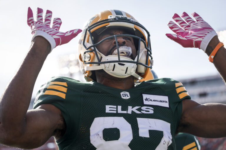 The Elks sweep their series against the Stampeders with a 23-18 victory