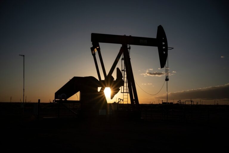 United States | Surprise rise in crude oil stocks