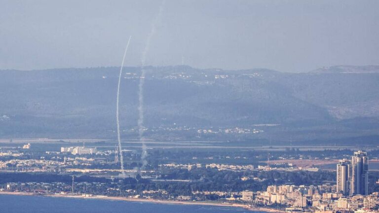 Warning sirens in northern Israel, “80 projectiles” identified in 3 minutes