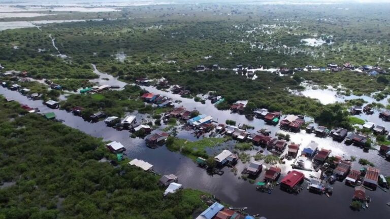 another life in the floating villages of Tonlé Sap