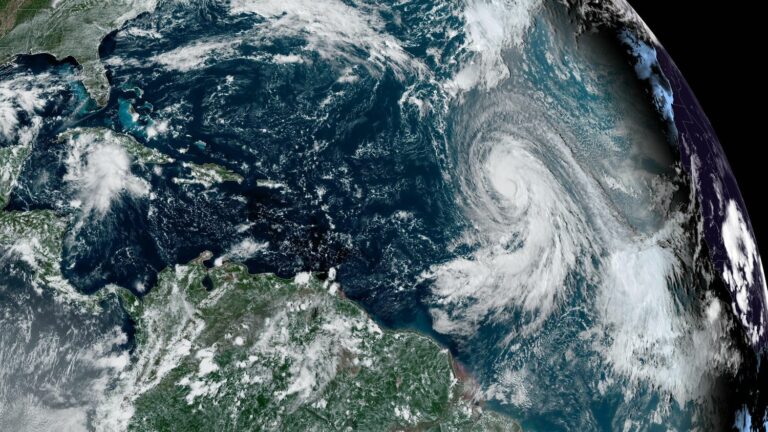 how can we explain the arrival in France of what was a hurricane formed in the Atlantic?