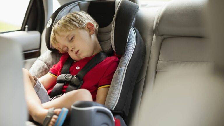 how to choose a car seat for a child?