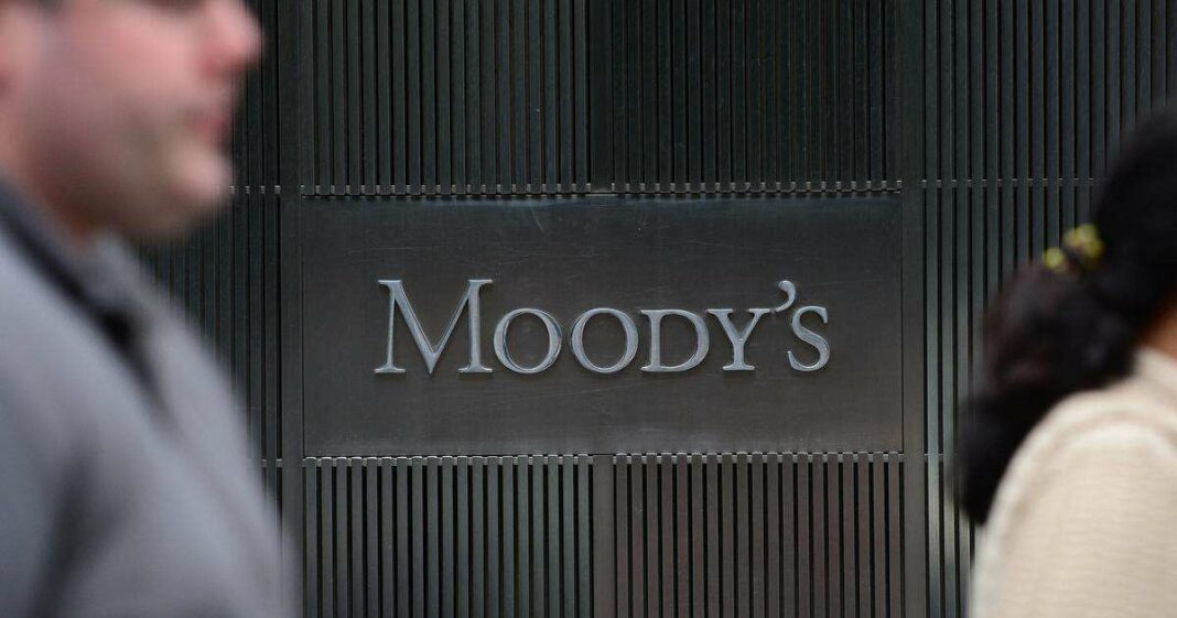 Moody's Upgrades France's Rating but Lowers Future Prospects