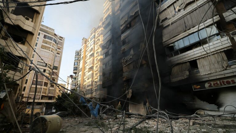 in Lebanon, thousands of people “sleep in the streets, without water or food”, warns MSF