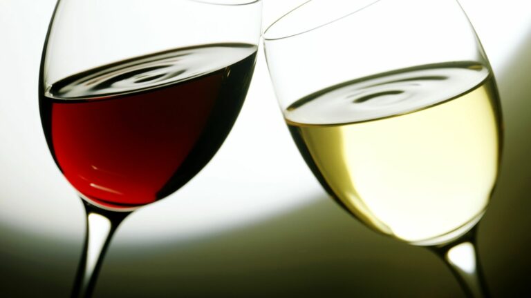 red wine or white wine, which pesticides in the glass?