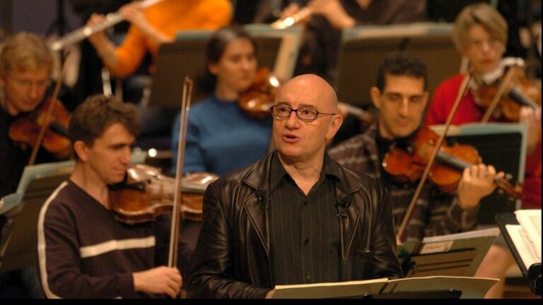 the day when the actor, a great music lover, realized his dream of being on stage with a symphony orchestra