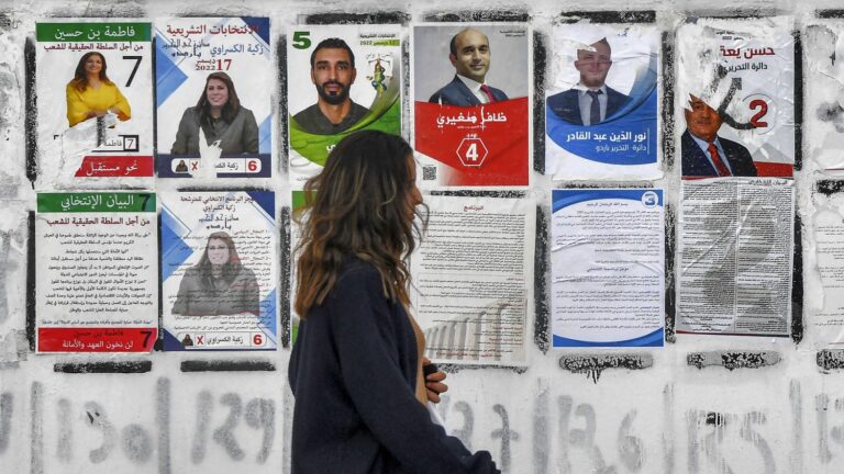 the disinterest of young Tunisians for the presidential election of October 6