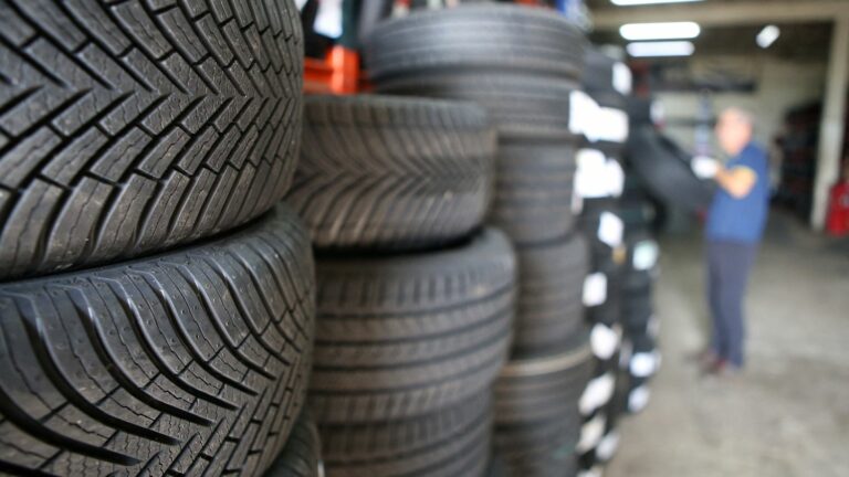 the wear of car tires generates between 17 and 40 kilos of plastic particles