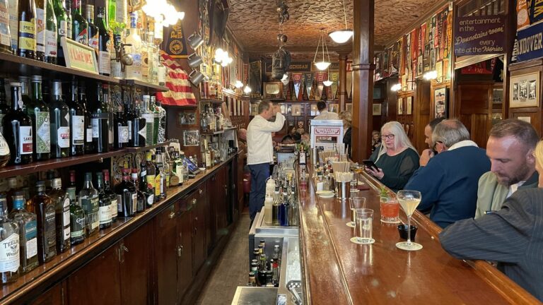 this Parisian bar where Americans have been voting for 100 years