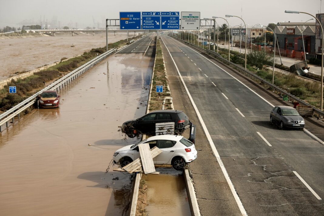 Storms in Spain: Cold Air Meets Warm Mediterranean, Thunderstorms Erupt