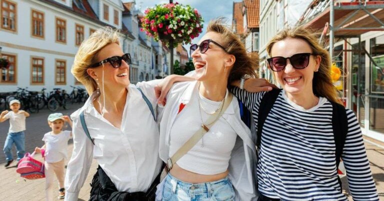 The 5 Essential Types of Friendships You Need for True Happiness