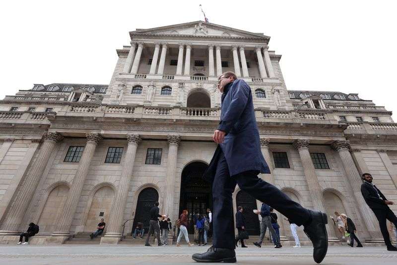 UK Central Bank Cuts Rates and Issues Inflation Warning - BFM Bourse