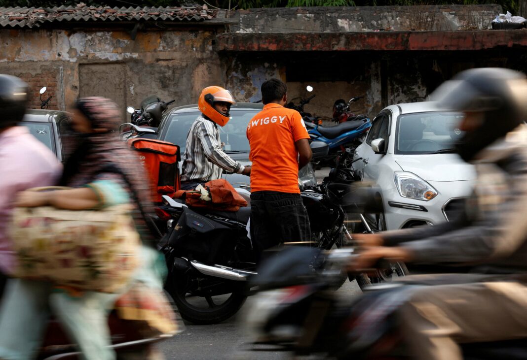 Swiggy Goes Public Amidst Fierce Competition in India's Online Retail Market