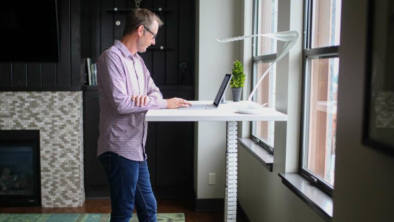 Research Reveals Standing Desks May Not Improve Heart Health During Computer Use