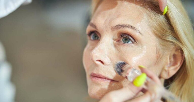 Revitalize Your Look After 60: Discover the Essential Product That Reduces Wrinkles by 40%