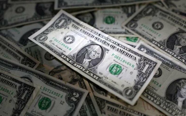 Dollar Declines as Treasury Bond Yields Drop Following Bessent's Decision - Zonebourse