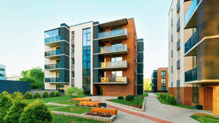 Attracting Buyers: How Developers Use Discounts on Apartments to Boost Sales