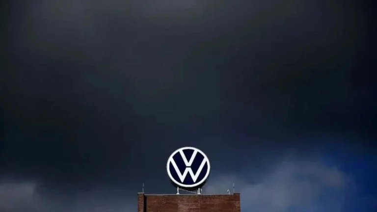 Title: Volkswagen and Stellantis Face Troubling Times: Understanding the Challenges Facing the European Automotive Industry