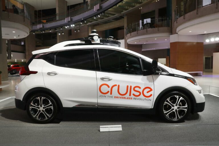 General Motors Abandons Self-Driving Car Ambitions as Others Pursue the Vision of Robotaxis