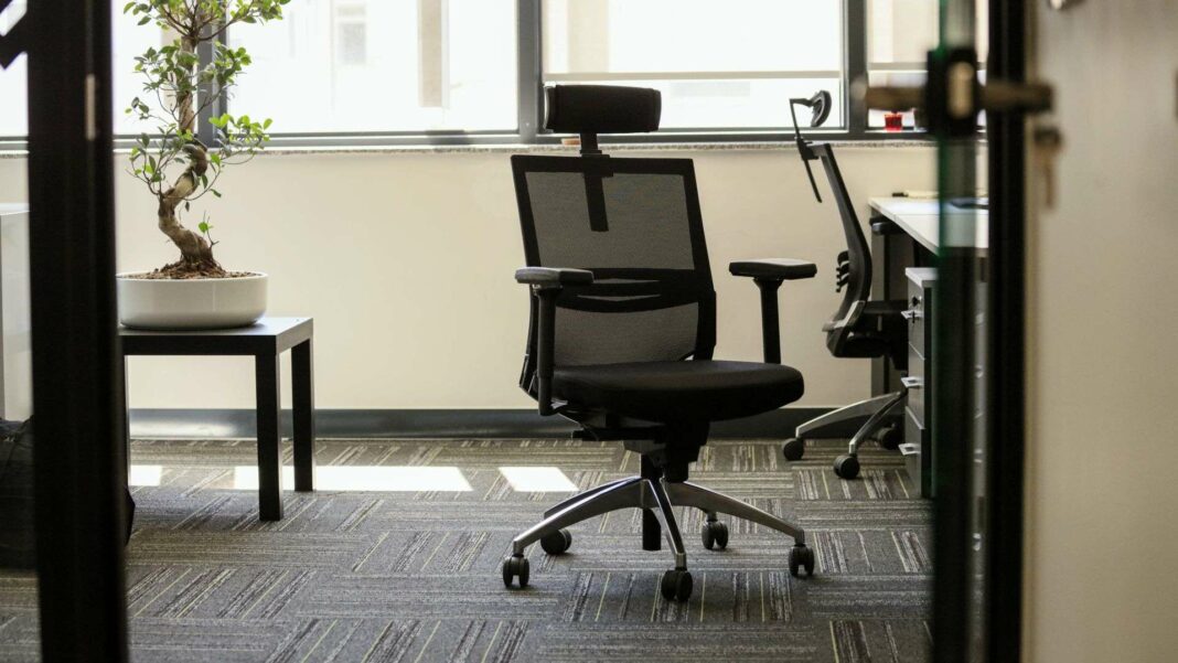 Budget-Friendly Comfort: Top Office Chairs Priced Below 300 Euros