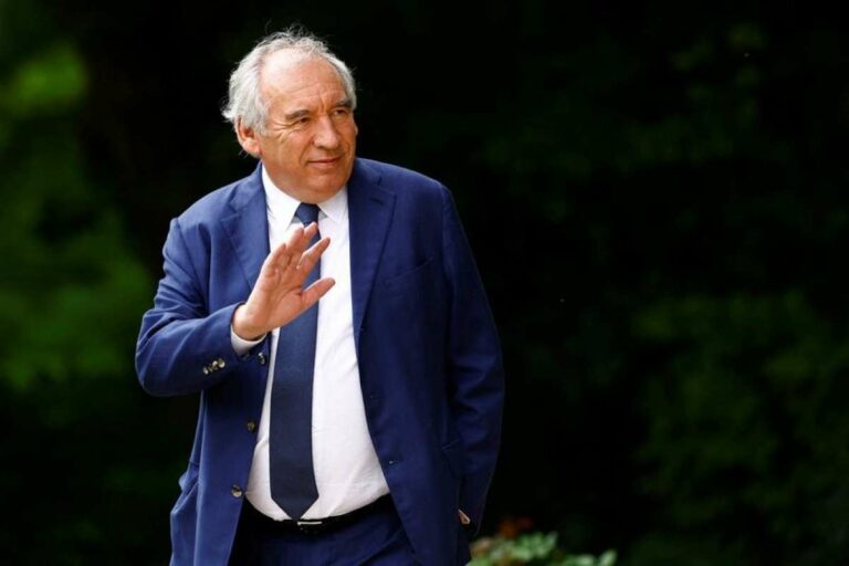 Bayrou at 73: The "Kingmaker" Faces Challenges on His Unstable Throne